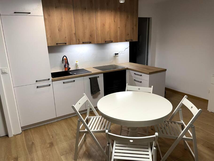 Lucky Seven Cosy 1-Bedroom Apartment, Free Parking Cracóvia Exterior foto